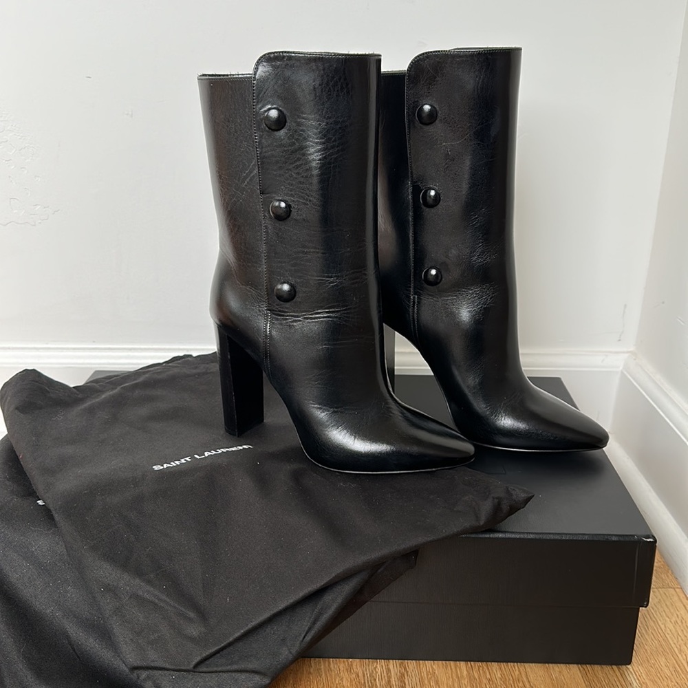 Gorgeous Saint Laurent black boots w box + dustbag